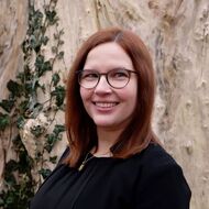 
                    
                     Barbara
                     Holzner
                