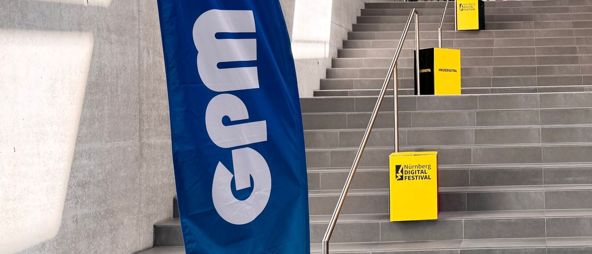 bild flagge gpm würfel nuegitital