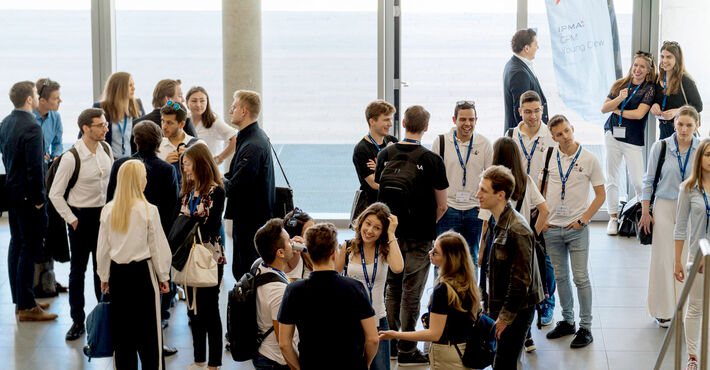 Teilnehmende des Young Crew PMC in Nürnberg