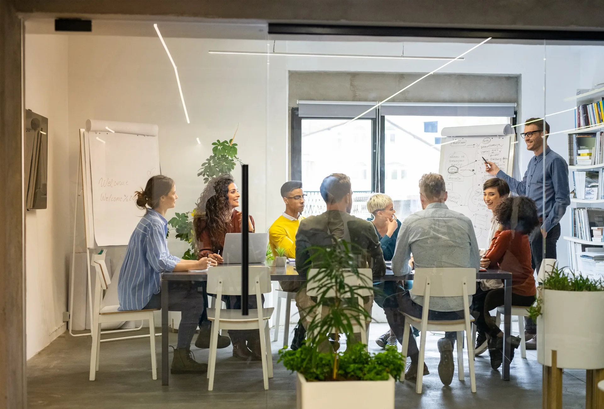 Menschen im Workshop mit Link auf die Weiterbildungen der GPM