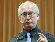 
                    
                     Uwe
                     Techt
                