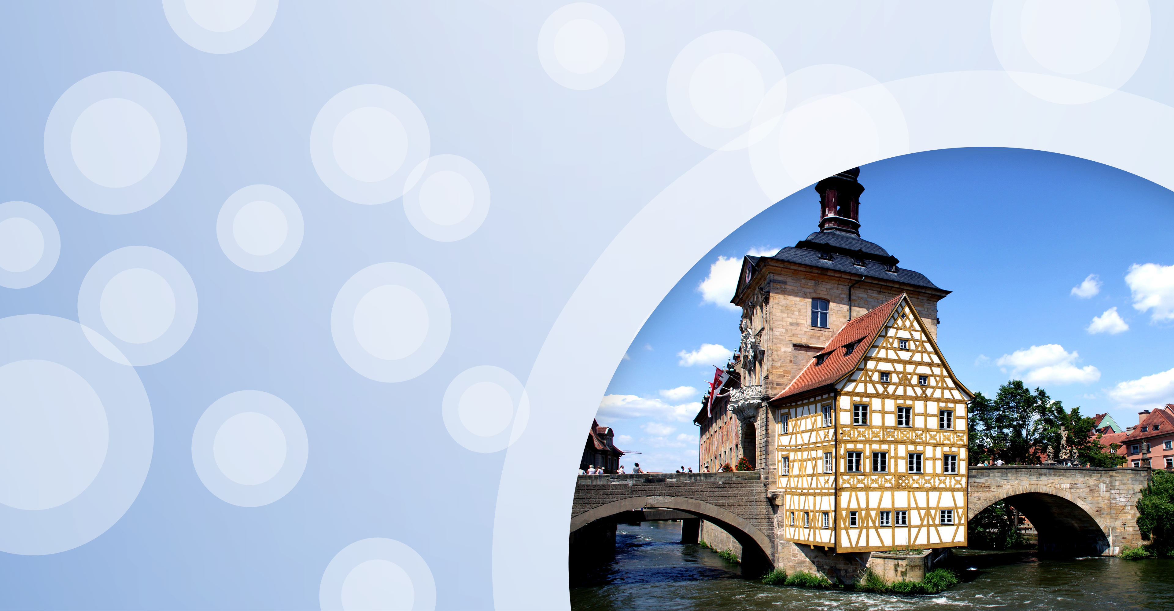 Regionalgrafik in hellblau mit halbtransparenten weißen Kreisen und Foto vom alten Bamberger Rathaus