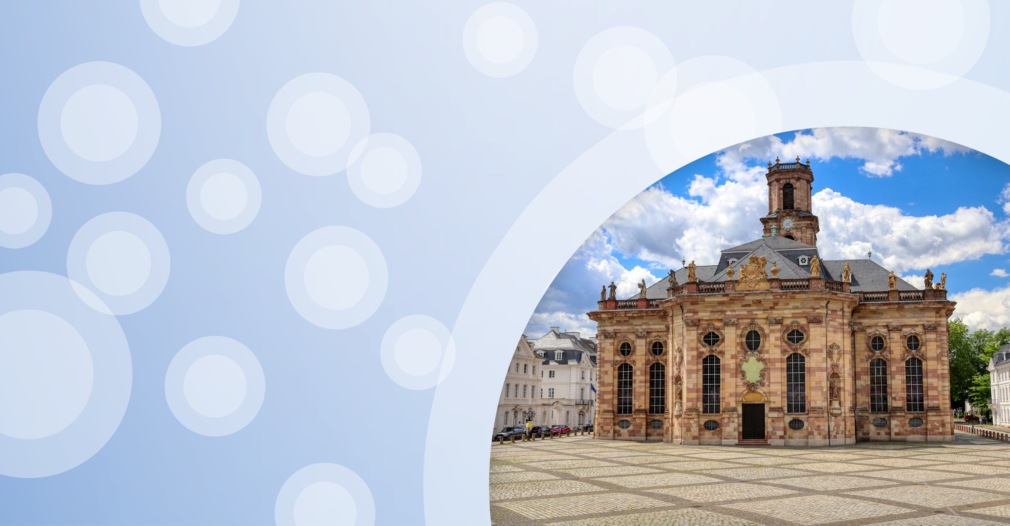 Regionalgrafik in hellblau mit halbtransparenten weißen Kreisen und Foto der Ludwigskirche in Saarbrücken
