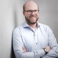 
                    
                     Fabian
                     Badersbach
                