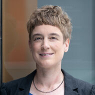 
                    
                     Julia
                     Henderichs
                