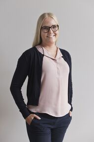 
                    
                     Elsa
                     Paasilinna
                