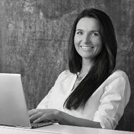 
                    
                     Doreen
                     Hoyer
                