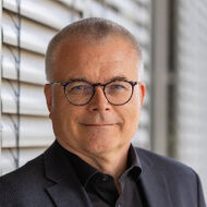 
                     Prof. Dr. rer. oec.
                     Claus
                     Hüsselmann
                