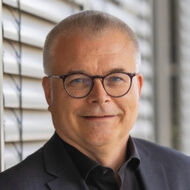 
                     Prof. Dr. rer. oec.
                     Claus
                     Hüsselmann
                