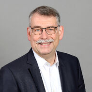 
                    
                     Karl
                     Geusen
                