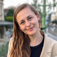 
                    
                     Theresa
                     Hennighausen
                