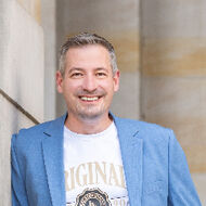 
                    
                     Peter
                     Hoffmann
                